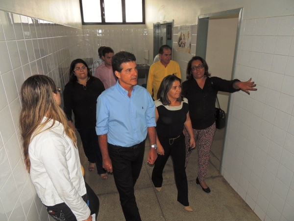 Prefeita e secretário de Saúde visitam instalações do SAMVIS e H. J. G. N - Imagem 8