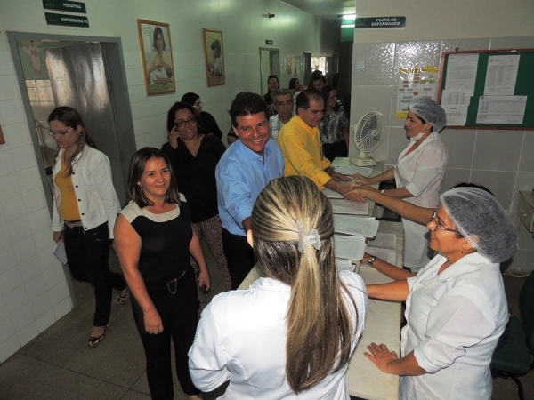 Prefeita e secretário de Saúde visitam instalações do SAMVIS e H. J. G. N - Imagem 7