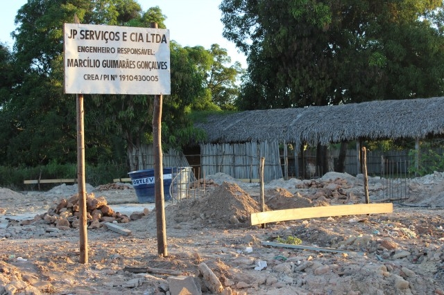 Obras de construção do ginásio poliesportivo em ritmo acelerado na zona rural de Miguel Alves - Imagem 1