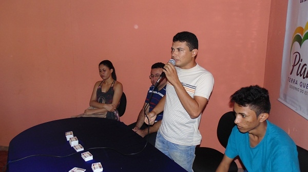 Em Santo Inácio lei da meia-entrada entra em vigor e alunos recebem sua primeira carteira  - Imagem 10