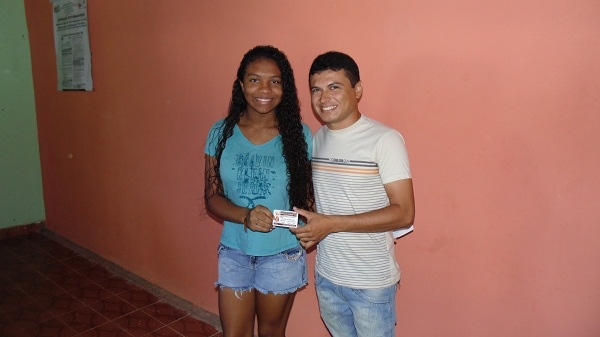 Em Santo Inácio lei da meia-entrada entra em vigor e alunos recebem sua primeira carteira  - Imagem 4