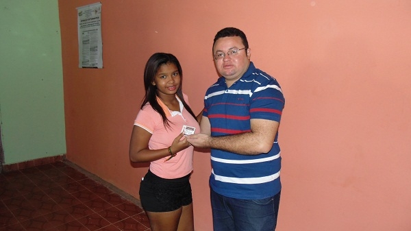 Em Santo Inácio lei da meia-entrada entra em vigor e alunos recebem sua primeira carteira  - Imagem 5