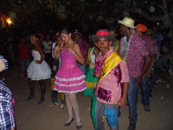 Quadrilha Remelexo da Roça realizou grande arraial - Imagem 33