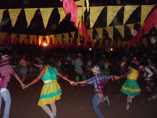 Quadrilha Remelexo da Roça realizou grande arraial - Imagem 32