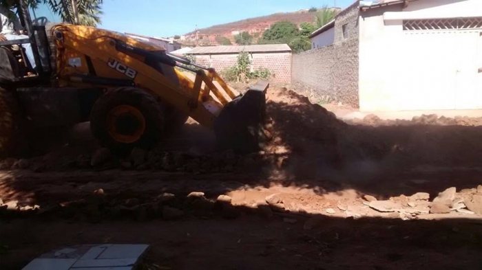 Mais Calçamento – Prefeitura faz obra de calçamento em ruas da cidade - Imagem 1