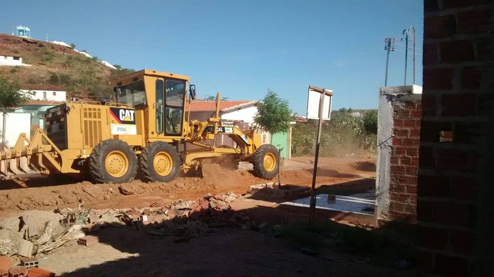 Mais Calçamento – Prefeitura faz obra de calçamento em ruas da cidade 