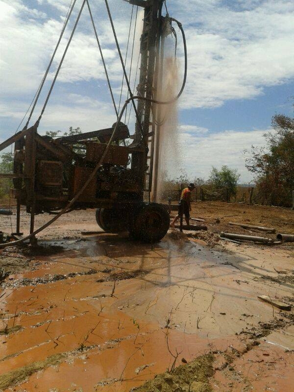 Povoado Estrelinha recebe poço artesiano da Prefeitura de Francisco Ayres. - Imagem 13