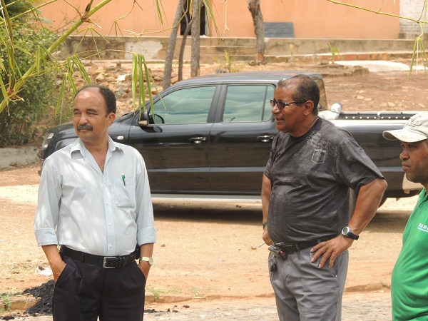 Prefeito Profº Pila assegura junto ao governo estadual investimentos para calçamentos