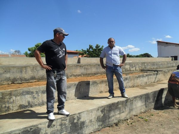 Prefeito e Secretario de Esporte Fazem Vistoria em Estádio - Imagem 4