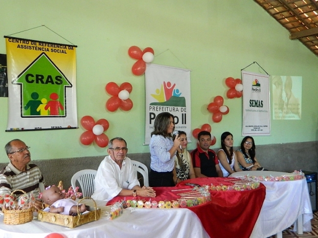 Prefeitura entrega enxovais a mães que deram a luz - Imagem 3