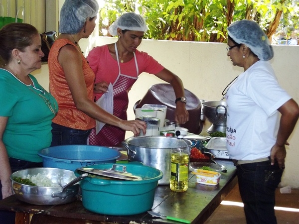 Prefeitura de São João da Varjota em parceria com a SASC promove curso de culinária à base de produtos regionais. - Imagem 12