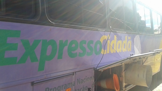 O expresso cidadão faz mutirão em Cristalândia para emissão de documentos.  - Imagem 3