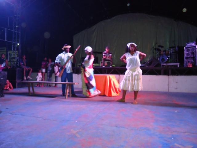 Quarta Romântica Finalizou o 4° dia da XXXI Semana Cultural da Juventude Ipiranguense - Imagem 13