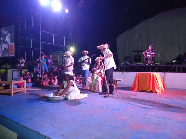 Quarta Romântica Finalizou o 4° dia da XXXI Semana Cultural da Juventude Ipiranguense - Imagem 28