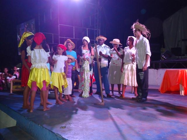 Quarta Romântica Finalizou o 4° dia da XXXI Semana Cultural da Juventude Ipiranguense - Imagem 99