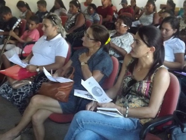 Promotora de Justiça promove reunião com diretores de Porto e Campo Largo - Imagem 1