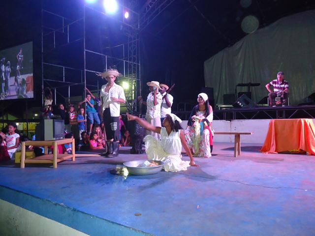 Quarta Romântica Finalizou o 4° dia da XXXI Semana Cultural da Juventude Ipiranguense - Imagem 26