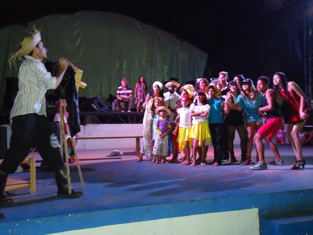 Quarta Romântica Finalizou o 4° dia da XXXI Semana Cultural da Juventude Ipiranguense - Imagem 90