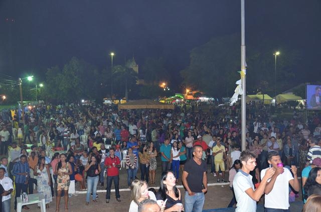 Quarta Romântica Finalizou o 4° dia da XXXI Semana Cultural da Juventude Ipiranguense - Imagem 117