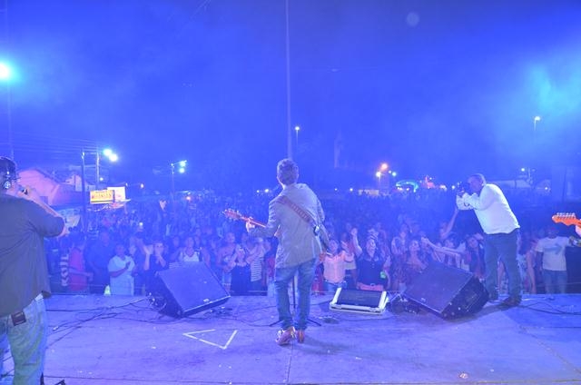 Quarta Romântica Finalizou o 4° dia da XXXI Semana Cultural da Juventude Ipiranguense - Imagem 114