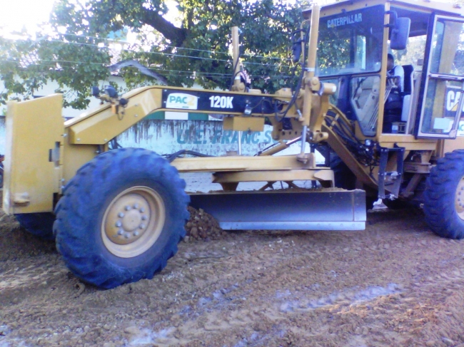 Prefeito recupera estrada da localidade São Jose dos Quirinos - Imagem 3