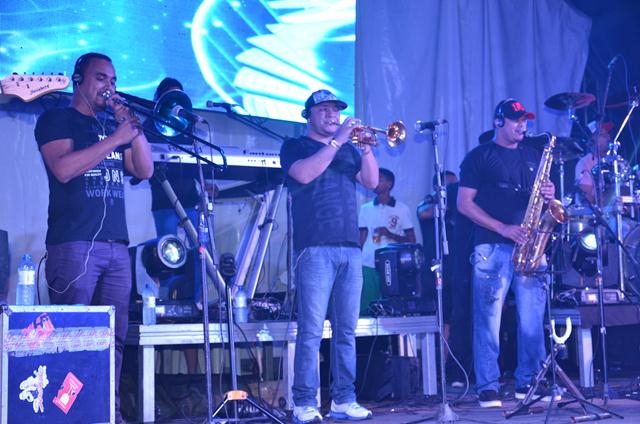 Banda Forró Sacode Colocou todo mundo Pra Dançar - Imagem 157