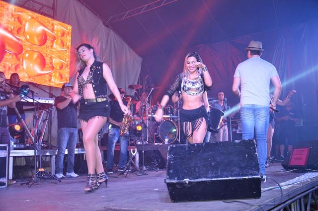 Banda Forró Sacode Colocou todo mundo Pra Dançar - Imagem 59