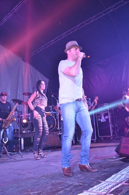 Banda Forró Sacode Colocou todo mundo Pra Dançar - Imagem 97