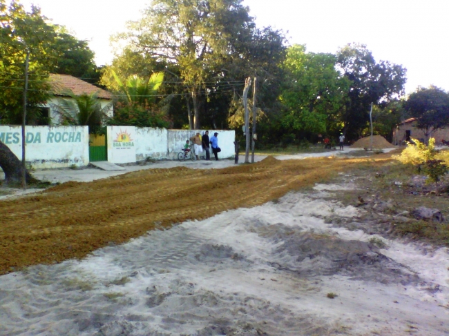 Prefeito recupera estrada da localidade São Jose dos Quirinos - Imagem 1