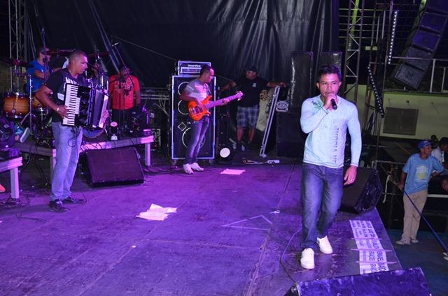 Banda Forró Sacode Colocou todo mundo Pra Dançar - Imagem 49