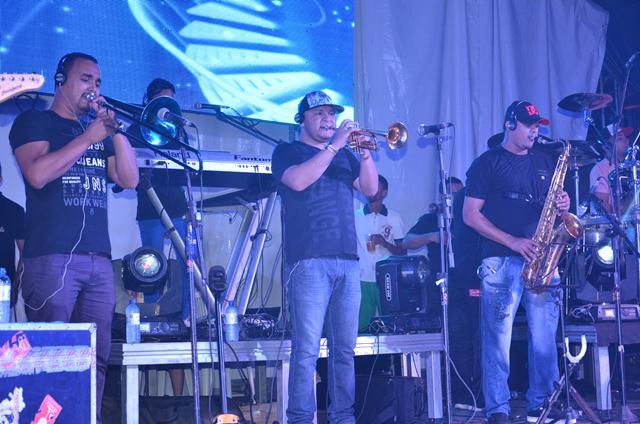 Banda Forró Sacode Colocou todo mundo Pra Dançar - Imagem 158