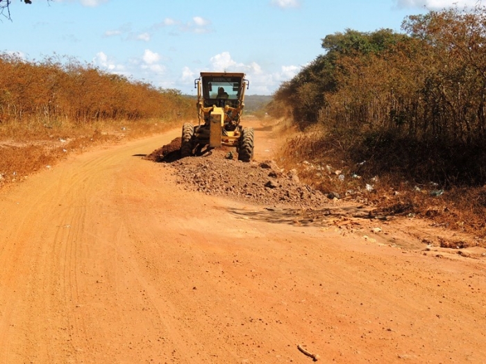 Estrada que liga cidade a comunidade Aroeira está sendo recuperada - Imagem 3