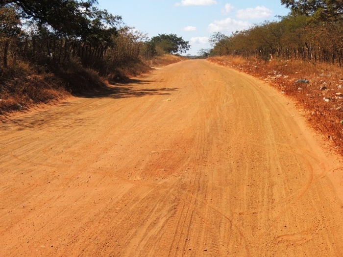 Estrada que liga cidade a comunidade Aroeira está sendo recuperada - Imagem 1