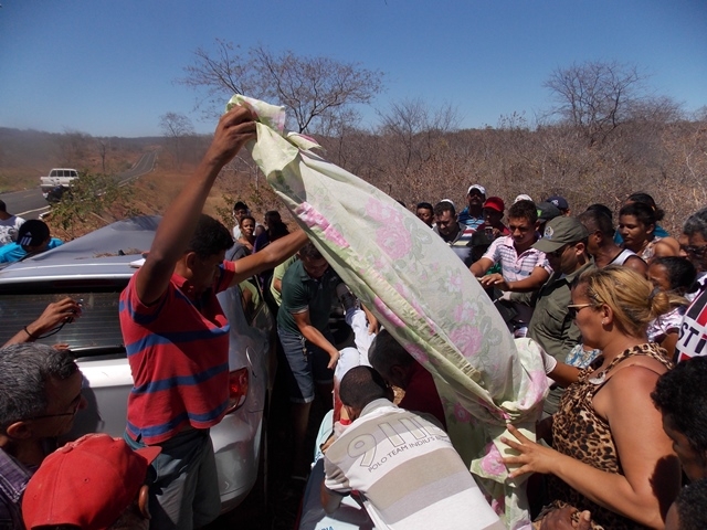 Motorista sai da pista bate em árvore e morre na PI-119  - Imagem 14