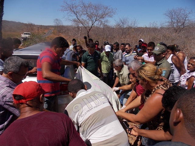 Motorista sai da pista bate em árvore e morre na PI-119  - Imagem 13
