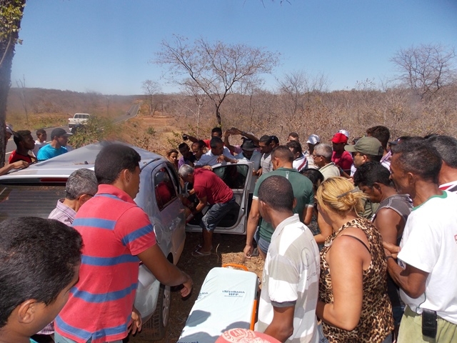 Motorista sai da pista bate em árvore e morre na PI-119  - Imagem 15