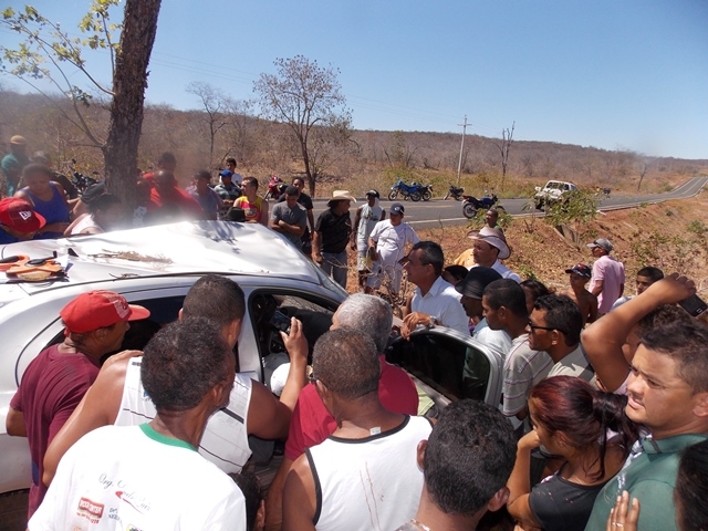 Motorista sai da pista bate em árvore e morre na PI-119  - Imagem 19