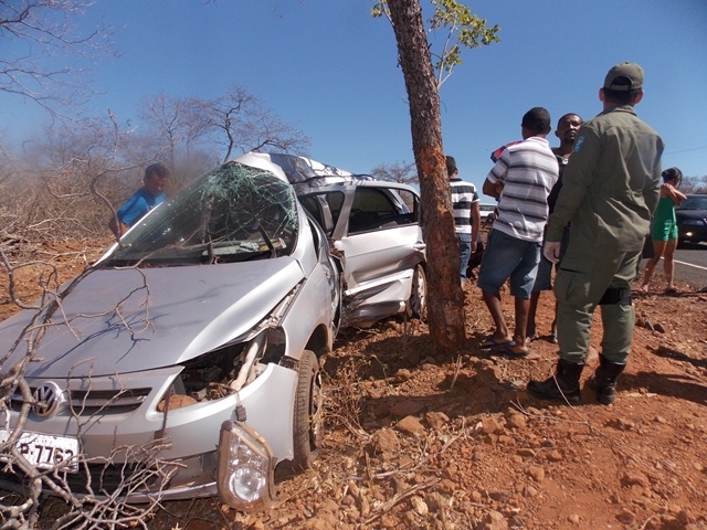 Motorista sai da pista bate em árvore e morre na PI-119  - Imagem 29