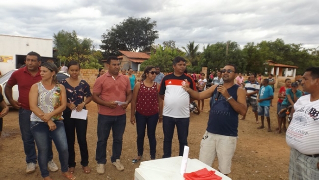 Prefeito Zé Henrique Inaugura dois abastecimento d’água e  quadra de areia poliesportiva no povoado Pereiros  - Imagem 15