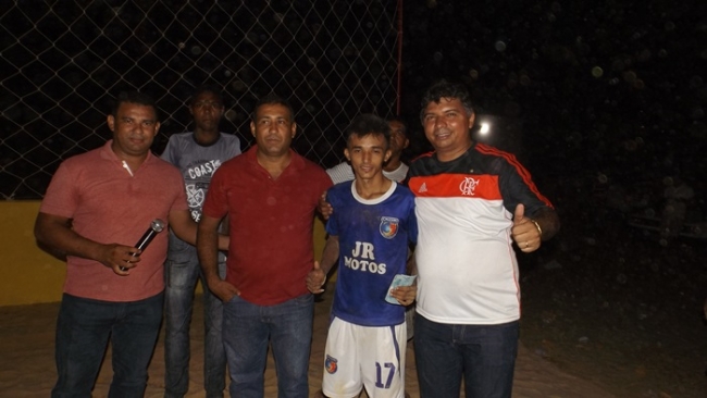 Prefeito Zé Henrique Inaugura dois abastecimento d’água e  quadra de areia poliesportiva no povoado Pereiros  - Imagem 1