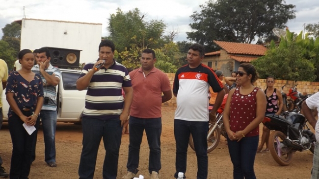 Prefeito Zé Henrique Inaugura dois abastecimento d’água e  quadra de areia poliesportiva no povoado Pereiros  - Imagem 8