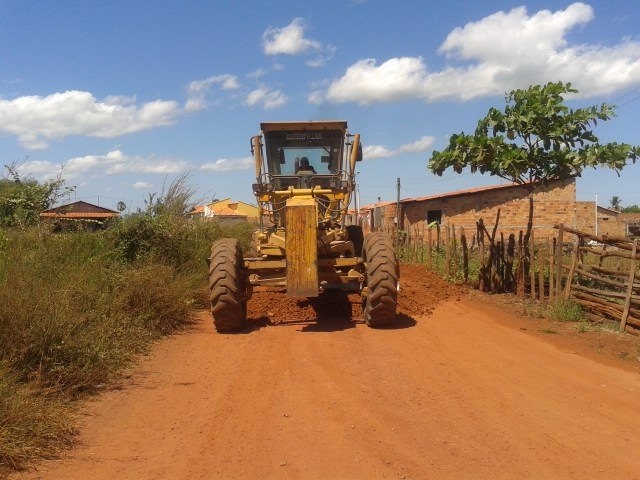 Prefeitura recupera ruas de Vilas - Imagem 2