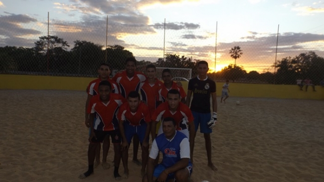 Prefeito Zé Henrique Inaugura dois abastecimento d’água e  quadra de areia poliesportiva no povoado Pereiros  - Imagem 3