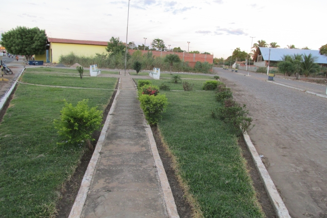 Meio Fio e Calçada para Passeio estão sendo construida em Agricolândia - Imagem 1