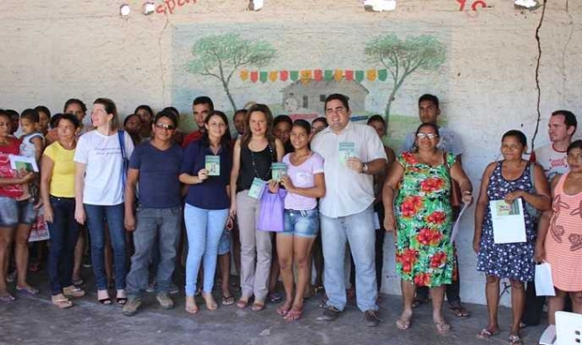 Secretaria de Assistência Social faz entrega benefícios do Programa Bolsa Família em São João do Arraial - Imagem 2