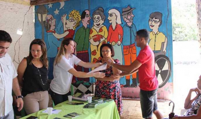 Secretaria de Assistência Social faz entrega benefícios do Programa Bolsa Família em São João do Arraial - Imagem 3