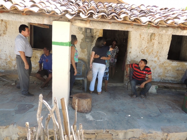 Prefeita Neuma Café visita comunidade a convite dos moradores - Imagem 2