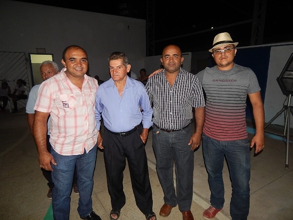 Assistência Social realiza festa para os Idosos - Imagem 7