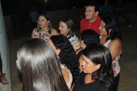 Prefeita prestigia última noite dos festejos de Santa Isabel 