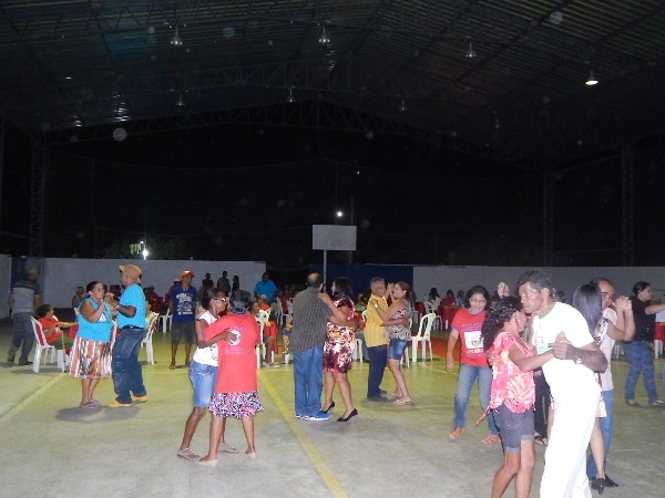 Assistência Social realiza festa para os Idosos - Imagem 6